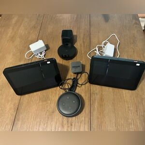 3 Amazon Alexa Echo Shows & Dot